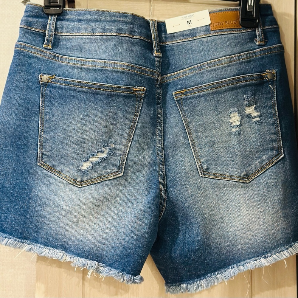 NWT Judy Blue Blue Denim Shorts with Leopard Details - Picture 4 of 7